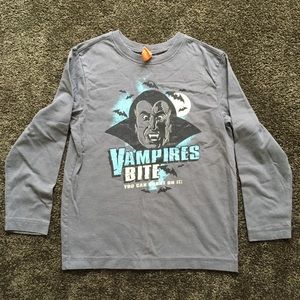 Vampires Bite Boys gray long sleeve t shirt M 8/10